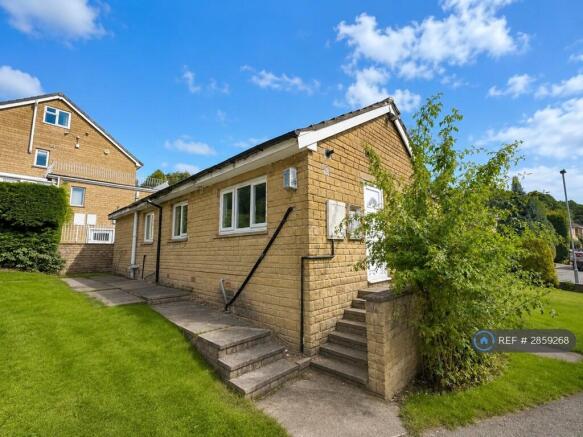 4 bed Bungalow to rent Image 7