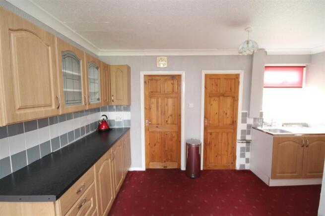 'L' SHAPED KITCHEN D
