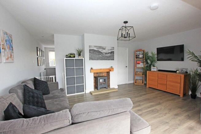 3 bed Semi-Detached for sale Image 6