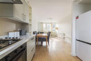 57, Searles Close, London SW11 4RH