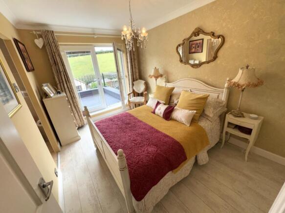 BEDROOM (REAR)
