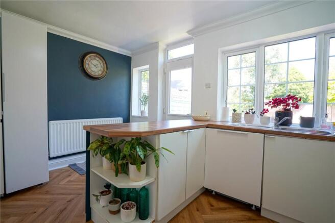 2 bed Semi-Detached for sale Image 8