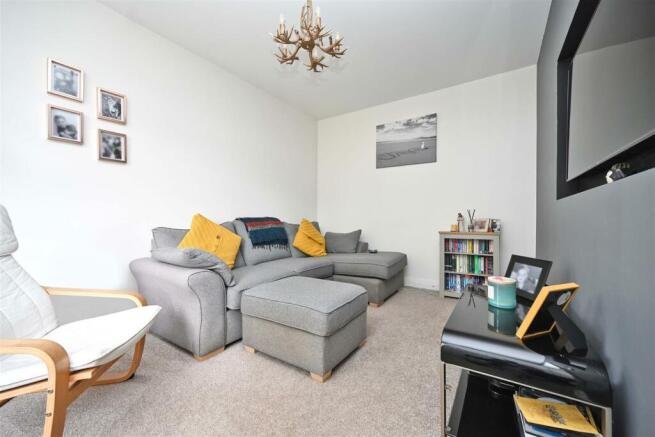 4 bed Semi-Detached for sale Image 7
