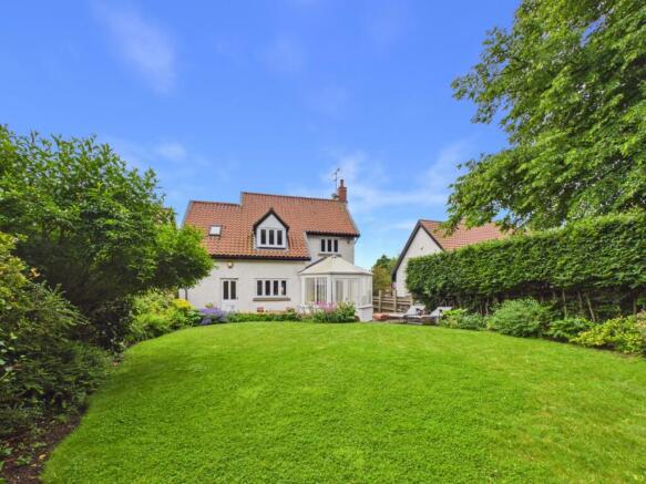 4 bed Detached for sale Image 4