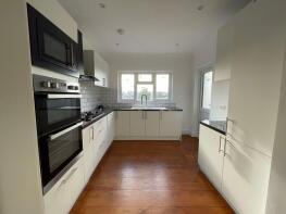 15, Oakleigh Court, Edgware HA8 5JB
