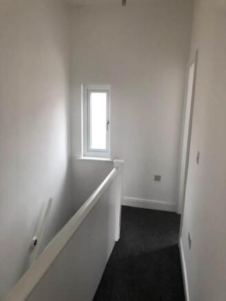 2 bed Terraced to rent Image 9