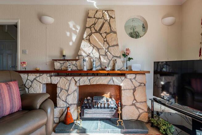 Living Room (2)