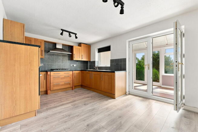 3 bed Semi-Detached for sale Image 7