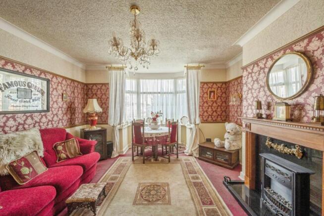 3 bed Semi-Detached for sale Image 4