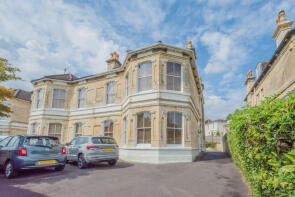 Flat 2, 12, Newbridge Road, Newbridge, Bath BA1 3JX