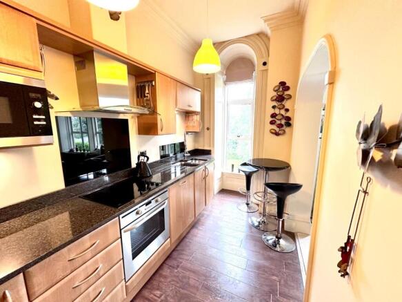 2 bed Apartment for sale Image 12