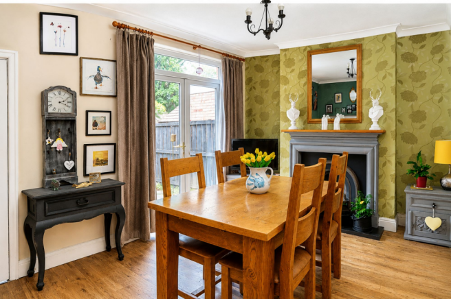 5 bed Semi-Detached for sale Image 7