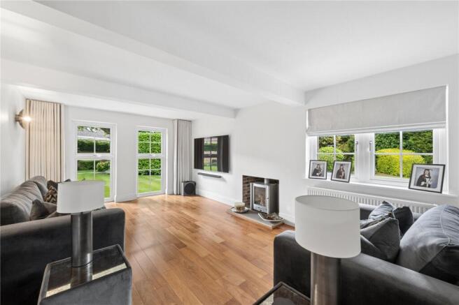 5 bed Detached for sale Image 6