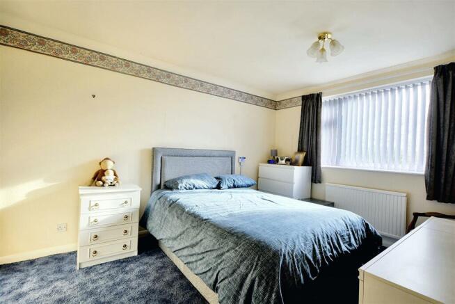 Bedroom 1_1.jpeg