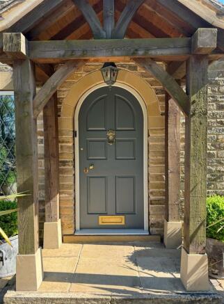 5 bed Detached for sale Image 5
