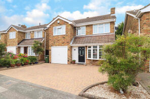 14, Brooklands, Wickford SS12 0DT