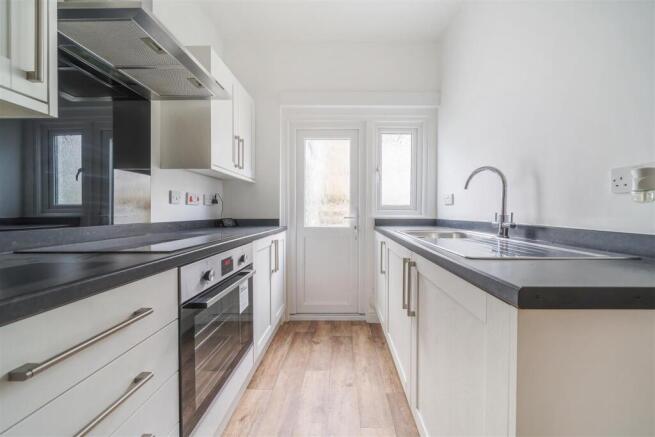 42 V Kitchen.jpg
