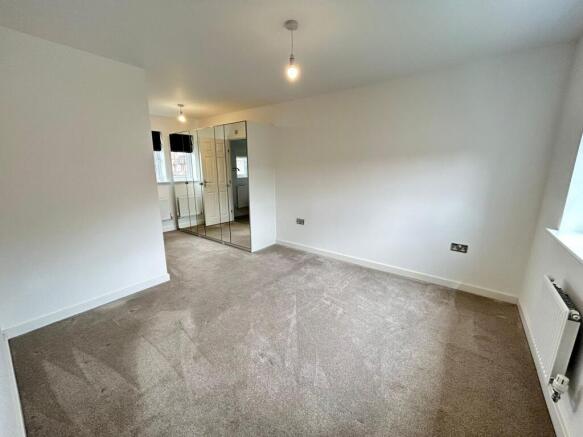3 bed Detached to rent Image 5