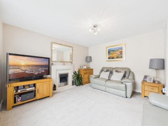 4 bed Detached for sale Image 10