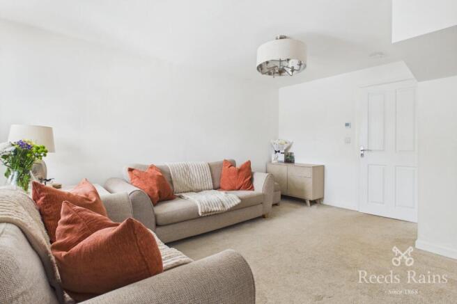 3 bed Semi-Detached for sale Image 5