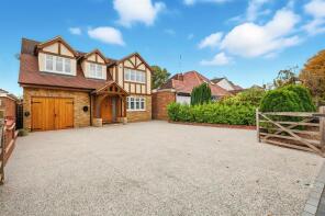 Fairlawns, Hay Green Lane, Brentwood CM15 0NT