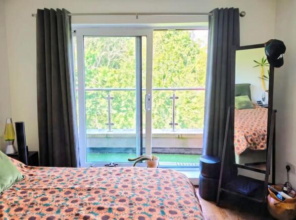 2 bed Flat for sale Image 10