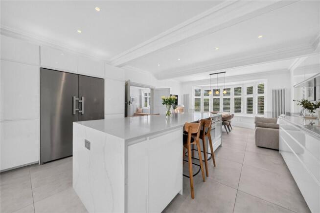 4 bed Detached for sale Image 5