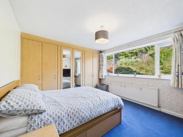 4 bed Detached Bungalow for sale Image 11