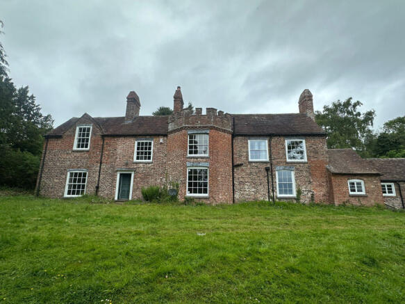 Large 5 Bedroom Cottage
