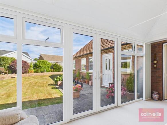 3 bed Detached Bungalow for sale Image 11