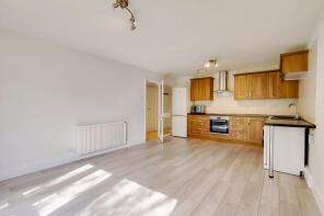 38, Regent Square, London E3 3HW