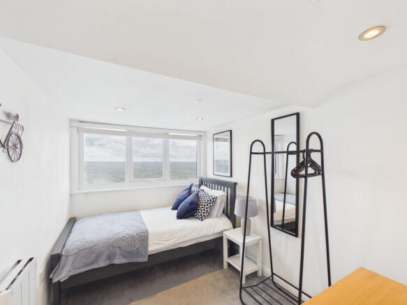 3 bed Penthouse for sale Image 9