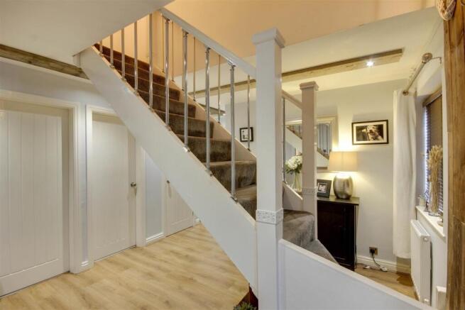 4 bed Detached for sale Image 7