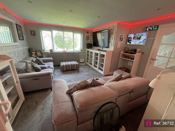 4 bed Semi-Detached for sale Image 6