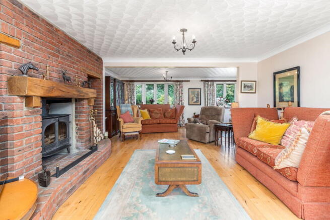 4 bed Cottage for sale Image 5