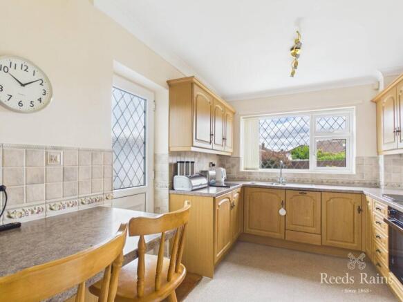 3 bed Semi-Detached for sale Image 8