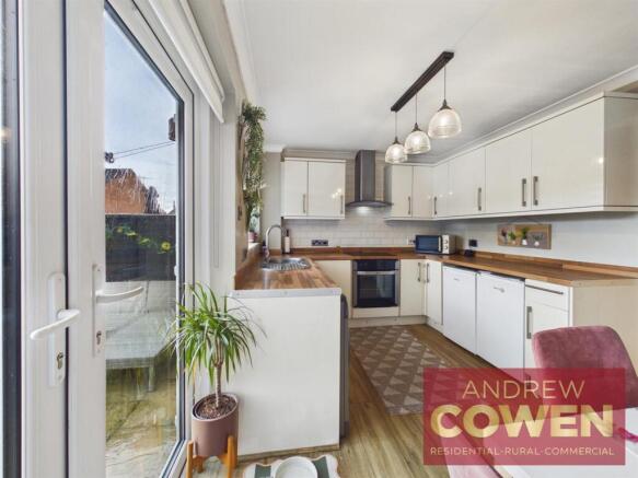 2 bed Semi-Detached for sale Image 6