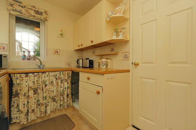 2 bed Bungalow for sale Image 6