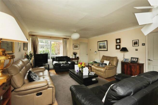 4 bed Detached for sale Image 7