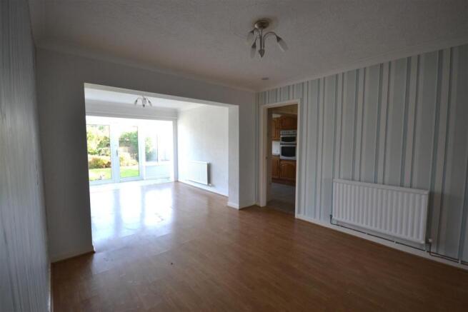 RECEPTION ROOM 2.JPG
