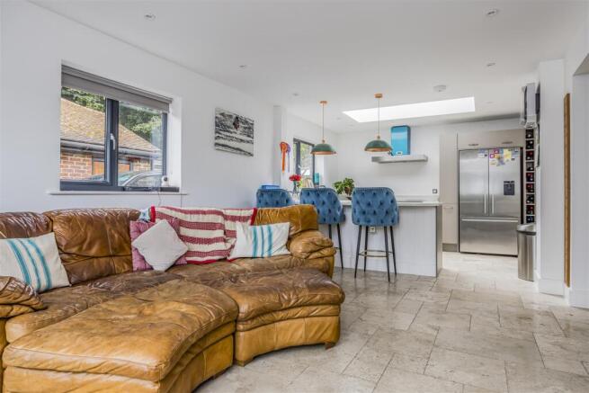 2 Firpiece, Forestside Road, Rowland¿s Castle-Port