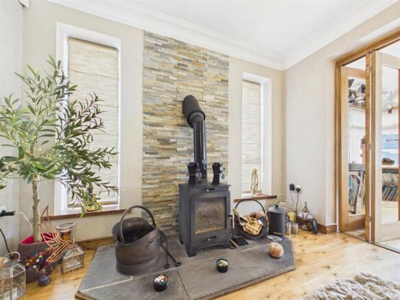 4 bed Detached for sale Image 12