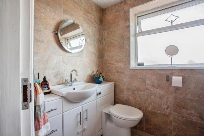 4 bed Semi-Detached for sale Image 10