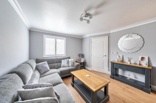 1438474-12-69ccfa...