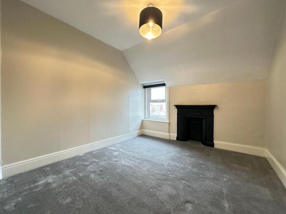 3 bed Flat for sale Image 12