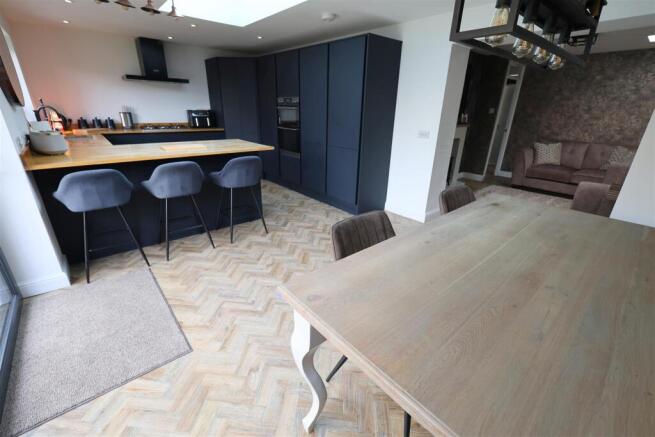 SA Kitchen Dining Room i.JPG