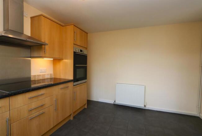 Kitchen 2.JPG