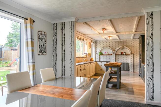 Diner/Kitchen