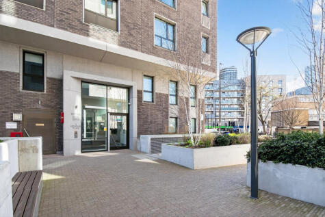 9 Escapade Place, London, E14