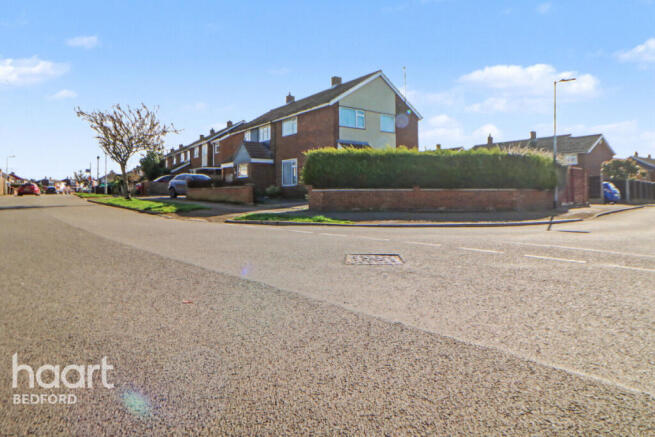 Knights Avenue, Bedford photo 5